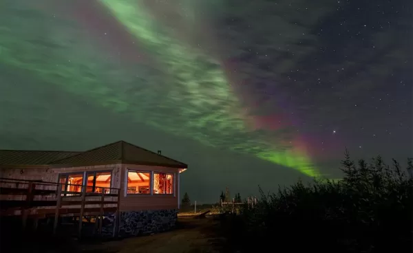 Aurora lights at Nanuk Lodge