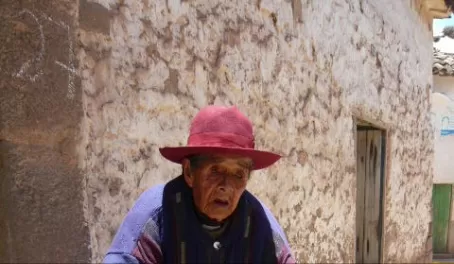Old woman in Peru