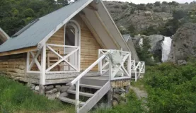 Los Cuernos Refugio cabin
