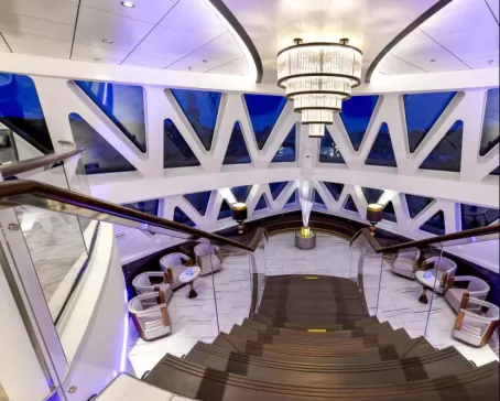Atrium - Two level lounge