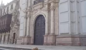 Tom outside of Cathedral de Santo Domingo