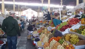 Fruit vendor, Cusco market