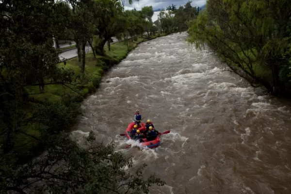 Raft the Tomebamba River that runs through Cuenca