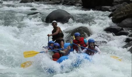 whitewater rafting hold on!