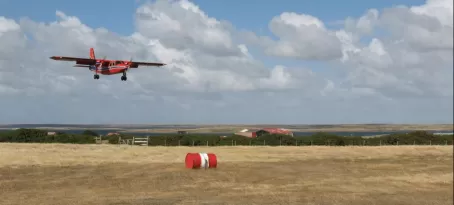 Plane landing near Darwin on East Falkland