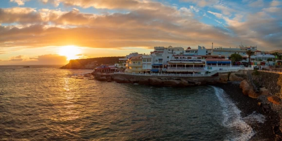 Sunset view by the cliff houses