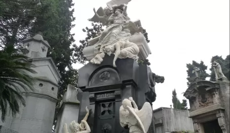 Wandering the cemetary of Buenos Aires