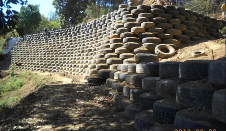the ecofriendly retaining wall made of recycled materials