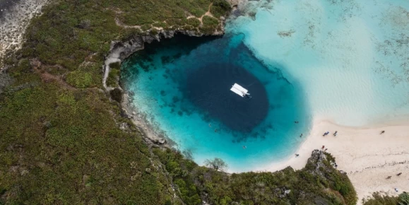 Deans Blue Hole