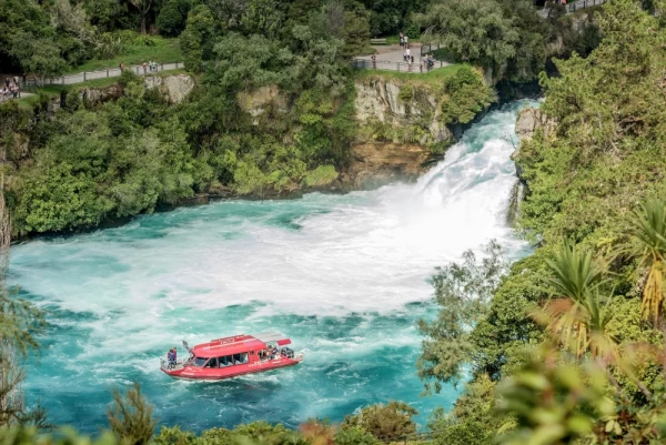 Tourist adventure in Huka Falls with thriller activity in Taupo