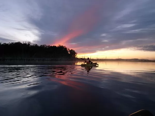 Kayak at dawn and through forest with a stay at Mirador de Chepu