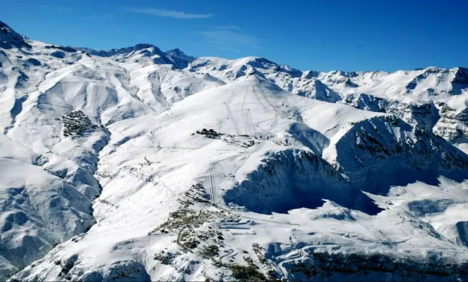 The hotel is conveniently located in close proximity to three major ski getaways in Chile