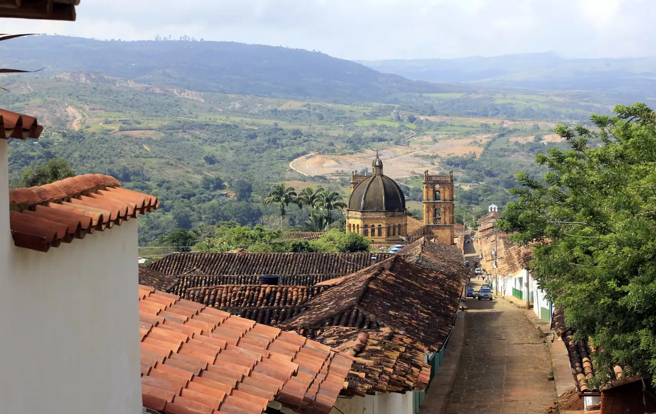 Exploring Barichara on a Colombia tour