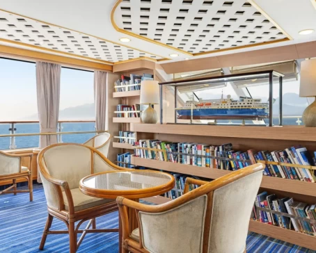 Observation Lounge and Library on the ship National Geographic Orion