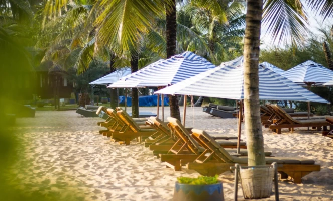 Private Beachq