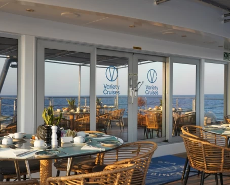 Variety Voyager Outdoor Dining