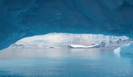 Antarctic Tunnel