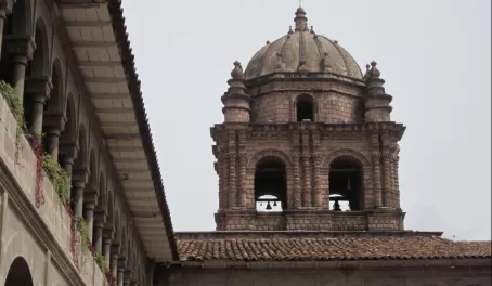 More buildings in Cusco
