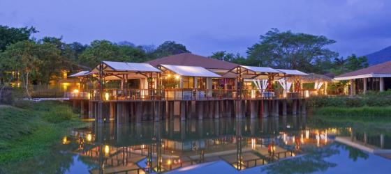 The resort offers numerous dining options featuring the flavors of the world