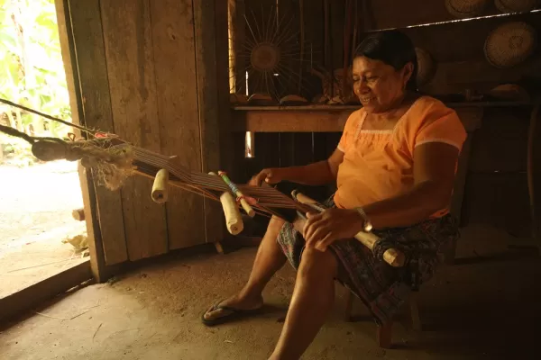 Kekchi weaving. The Living Maya Experience