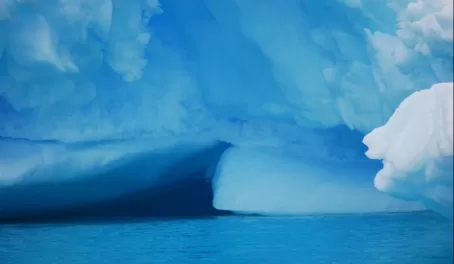 The different shades of blue in the ice bergs