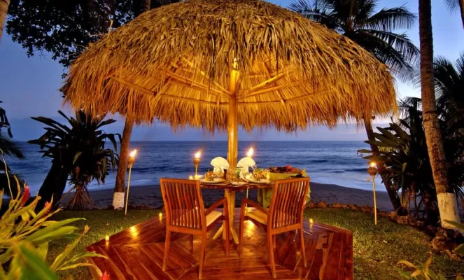 Beachside dining experiences