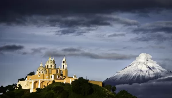 Puebla and beautiful Popocatepetl volcano