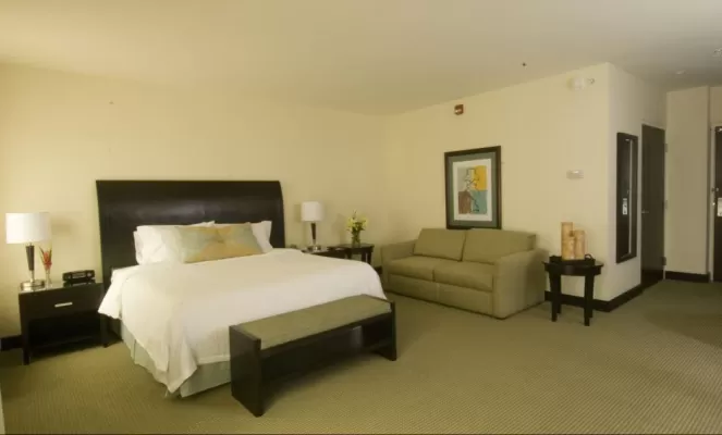 Stay in a comfortable and spacious suite at Hilton Garden Inn 