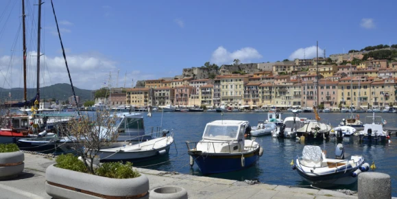 Life in the slow lane at the Darsena Medicea