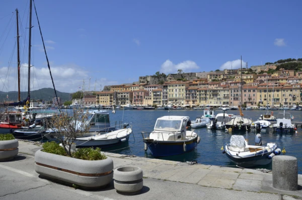 Life in the slow lane at the Darsena Medicea