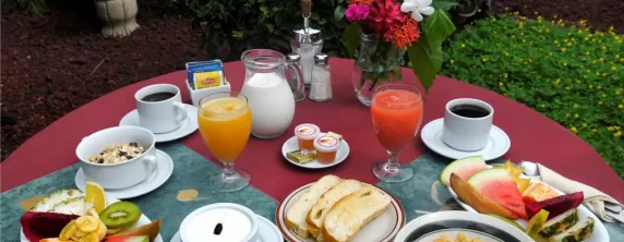 A Nicaraguan breakfast spread