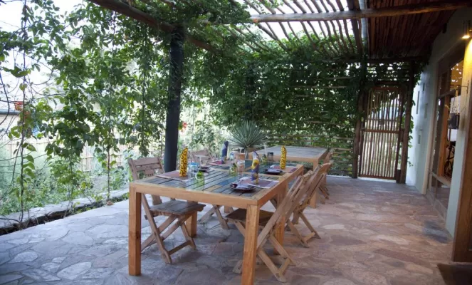 Kyambura Gorge Lodge: Lounge Terrace