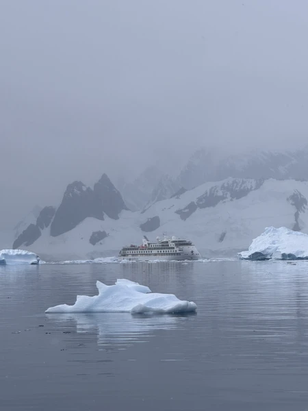 Aurora Expedition Greg Mortimer ship