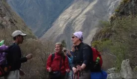Guide, Vidal, explaining the natural history of the Inca Trail
