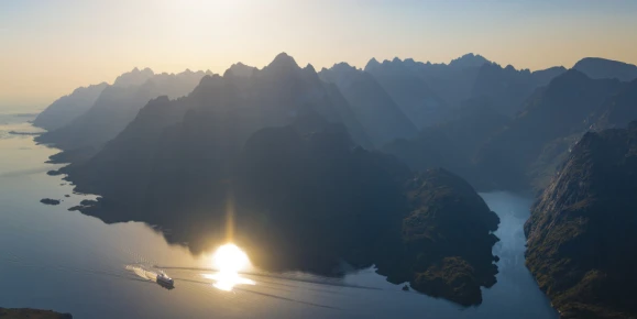 Navigate the scenic routes of Norway aboard Navigate the scenic routes of MS Trollfjord