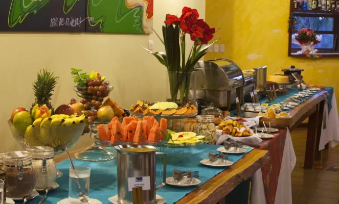 Enjoy fine dining at the breakfast buffet at Pousada Aguas de Bonito