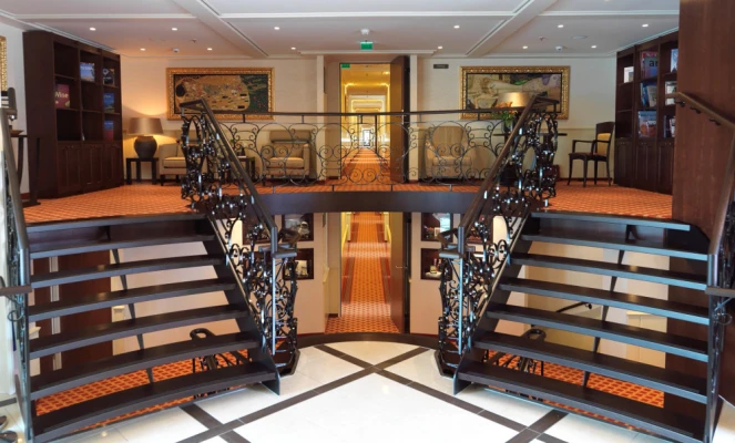 AmaLyra Reception Stairs