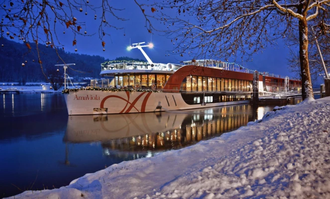 AmaViola Exterior