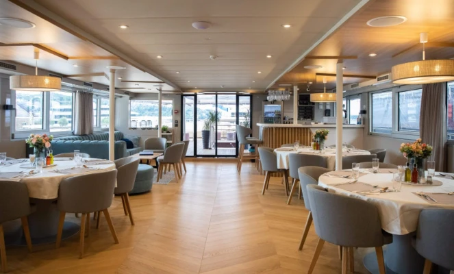 Mama Marija II - The main dining salon