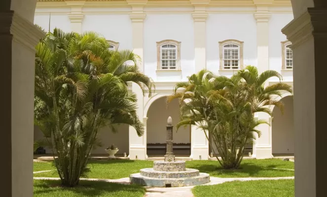 The courtyard at Pousada do Convento do Carmo
