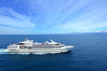 Le Soleal Luxury Small Cruise Ship Cruising The Arctic Antarctica Latin America Asia