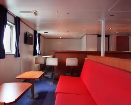 The bar and observation lounge aboard the Ortelius.