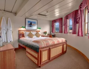 SS Legacy's Commodore Suite.