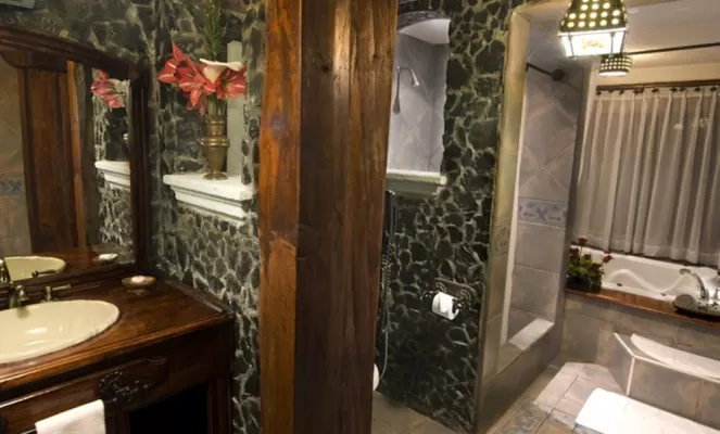 A luxurious private bathroom at Samari Spa Resort