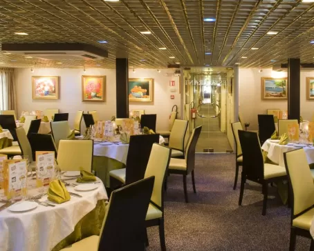 The luxurious dining room on the MS Vivaldi
