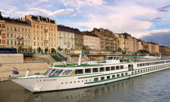 Exterior image of the MS La Boheme.