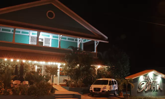 The exterior of the Gran Hotel Bahia at night.