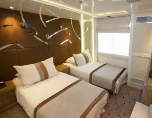 A comfortable category 2 cabin