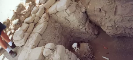 Nazca burial rituals