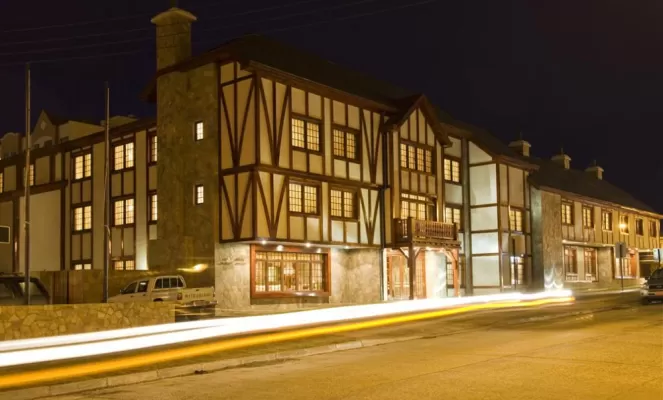 The Hotel Rey Don Felipe at night